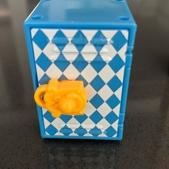 Disney Other - Doorables Academy Alice